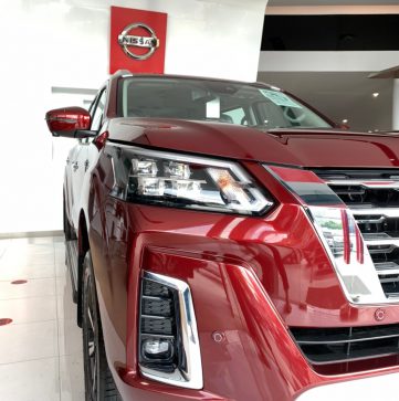 017new_nissan_terra-showroom