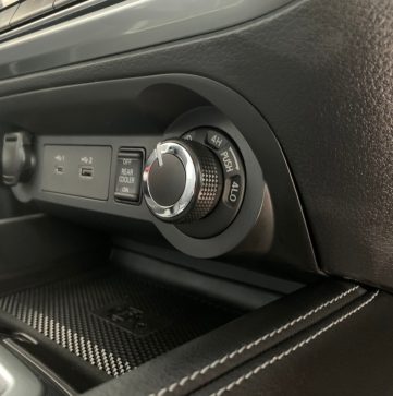 03interior-new_nissan_terra-showroom