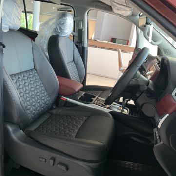 09interior-new_nissan_terra-showroom