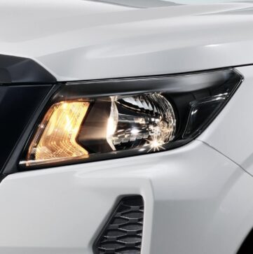 exterior-halogen_headlamp-navara-sc